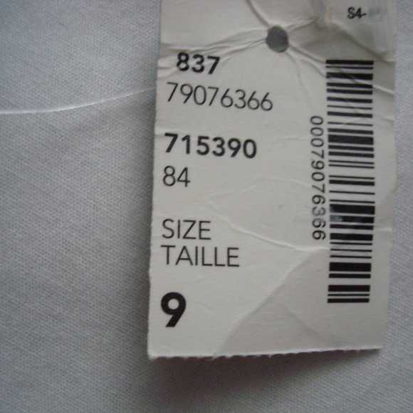 Reitmans slim leg jeans - Picture 3 of 7